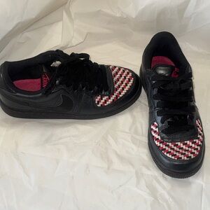 Women Nike Black and Red Woven Sneakers Like New Rare 6.5